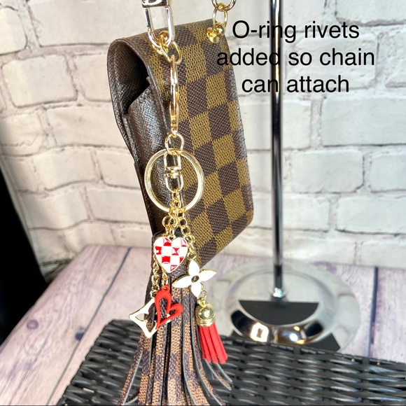 Louis Vuitton key fob holder pouch keychain in Damier Ebene with bag charm - Picture 3 of 16